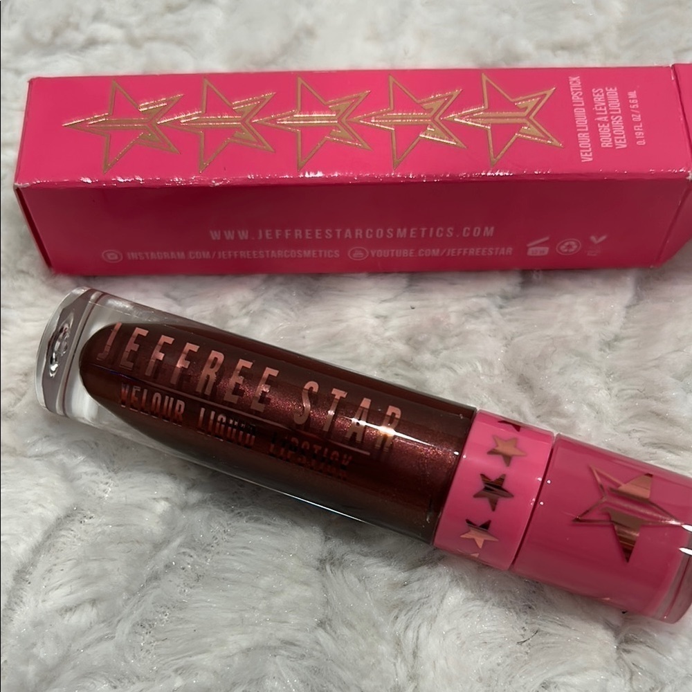 Jeffree Star Cosmetics Velour Liquid Lipstick No Tea, No Shade new in box red